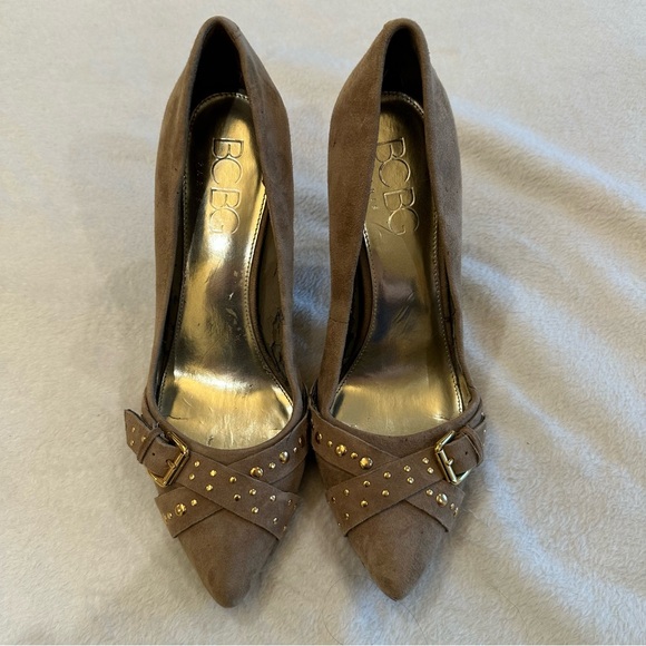 BCBG Light Nude Brown Pointed Toe Heels with Gold Accents - Picture 1 of 12